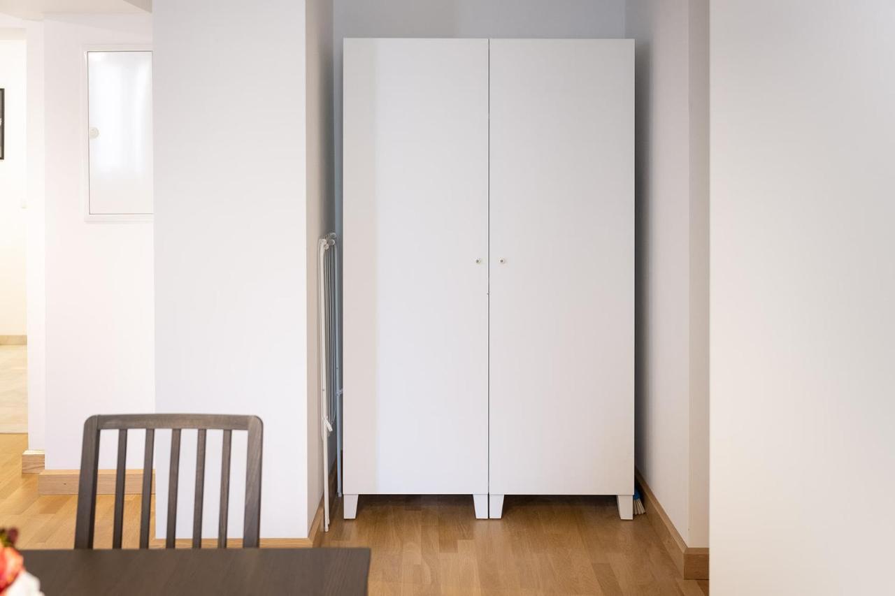 Marienplatz 2 Bedrooms Living Kitchen * Monaco di Baviera