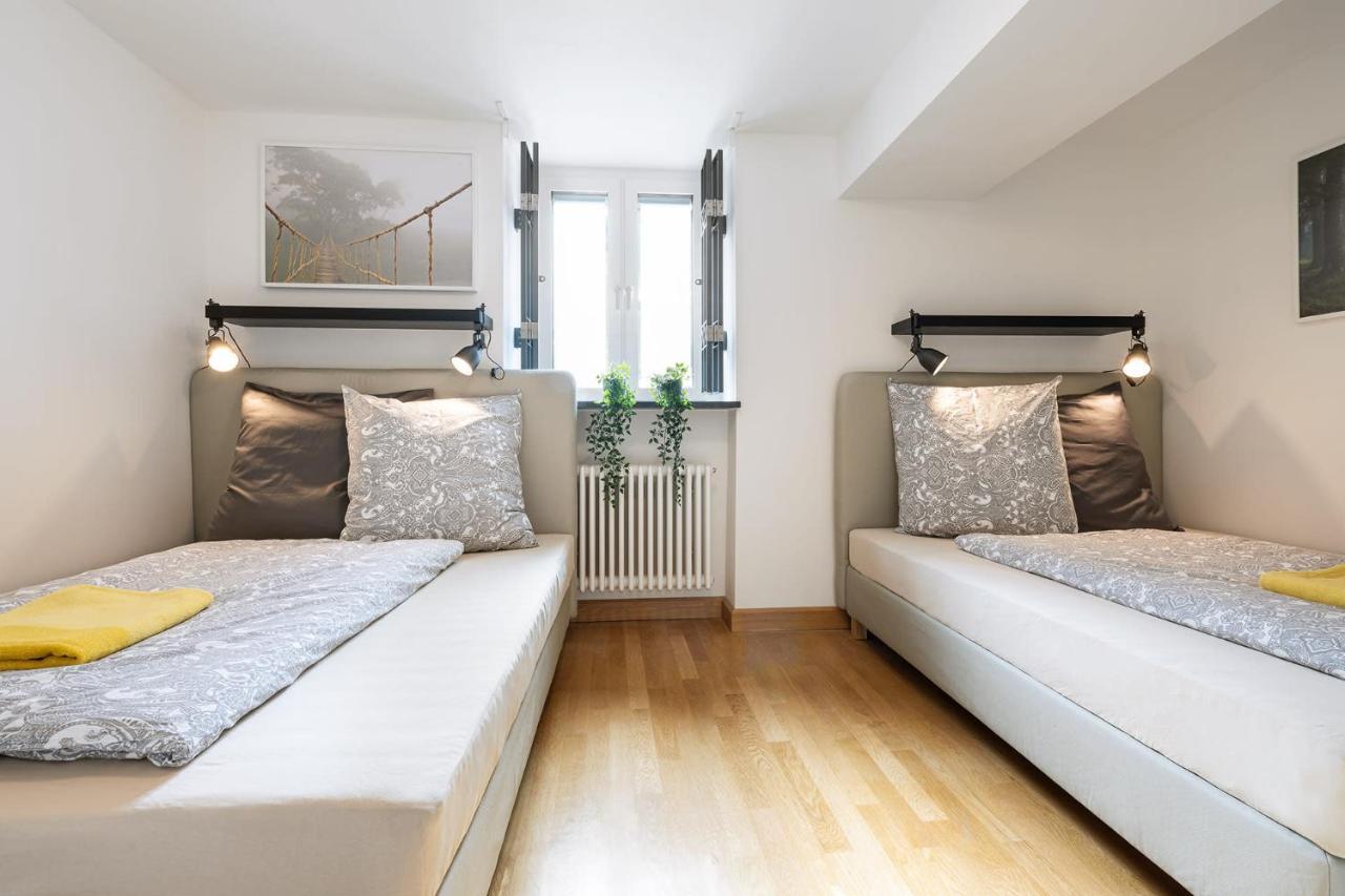 Marienplatz 2 Bedrooms Living Kitchen Monaco di Baviera