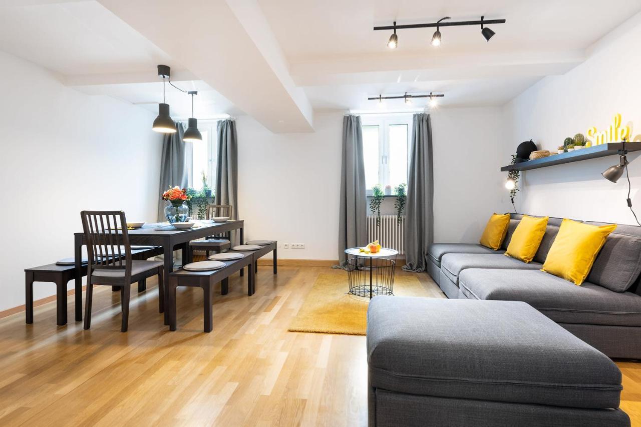 Apartment Marienplatz 2 Bedrooms Living Kitchen Munich